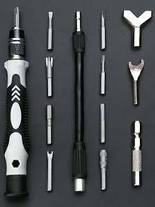 Патриот PT-INO08 отвертка с набором насадок (135 в 1)